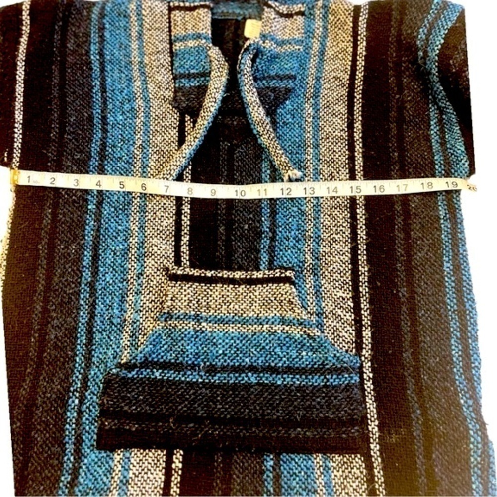 Woven Baja Short Hoodie - Picture 6 of 9